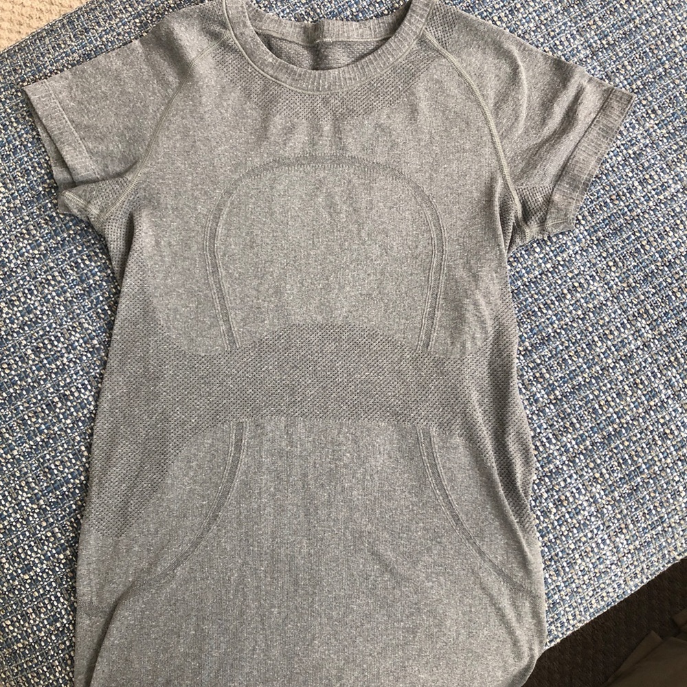 Gray lululemon workout shirt